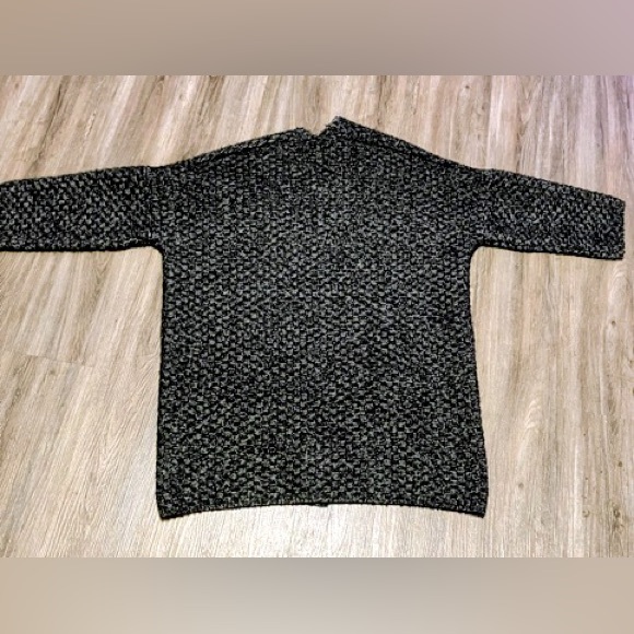 BCBG Maxazria Black and Gray Knit 3/4 Sleeve Oversized Open Cardigan - Picture 4 of 6